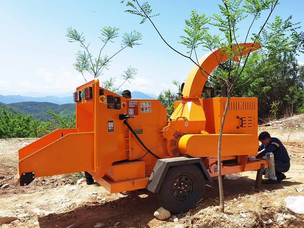 粉砕機　ウッドチッパー　80mm草•木粉砕機可　新品12万円3回使用 レンタル機紹介】新興和産業 ウッドチッパーMPC80 – 選定枝や